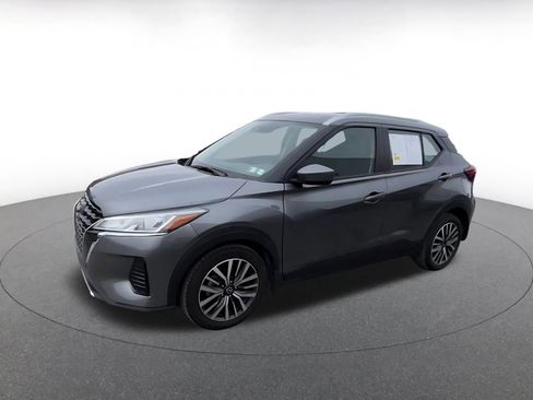 Used 2024 Nissan Kicks SV image 7