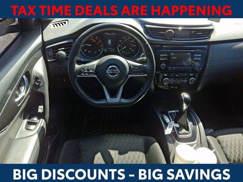 Used 2017 Nissan Rogue SV image 11