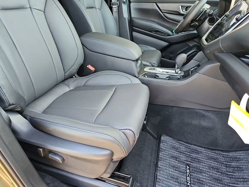 New 2026 Subaru Ascent Limited AWD/4WD image 13