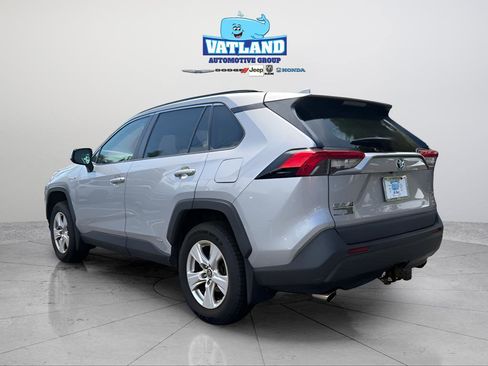 Used 2020 Toyota RAV4 XLE w/ Convenience Package AWD/4WD image 3