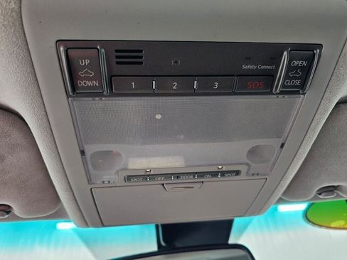 Used 2011 Lexus LS 460 L w/ Luxury Pkg image 30