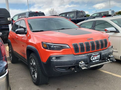 Used 2021 Jeep Cherokee Trailhawk image 3