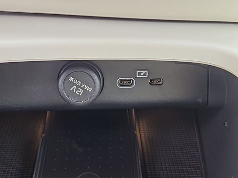 New 2026 Volvo XC40 B5 Plus w/ Protection Package Premier image 9