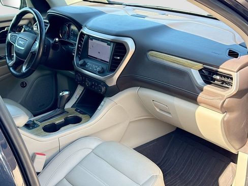 Used 2018 GMC Acadia Denali w/ Technology Package AWD/4WD image 37