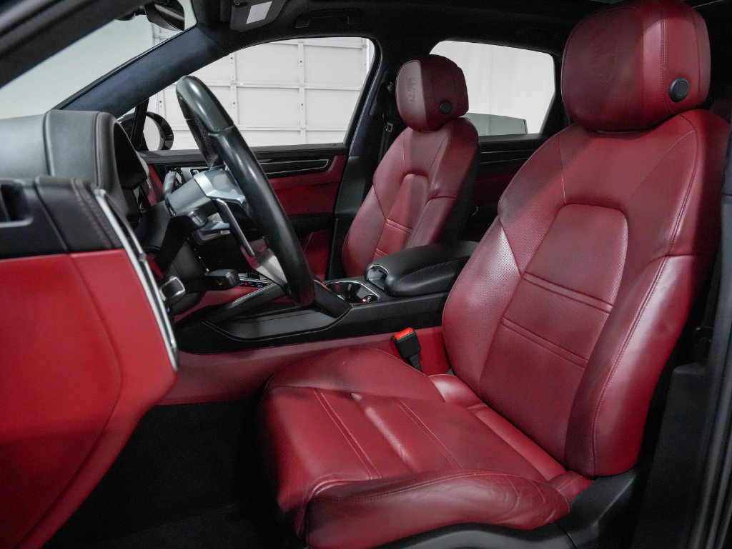 Used 2021 Porsche Cayenne GTS AWD/4WD image 9