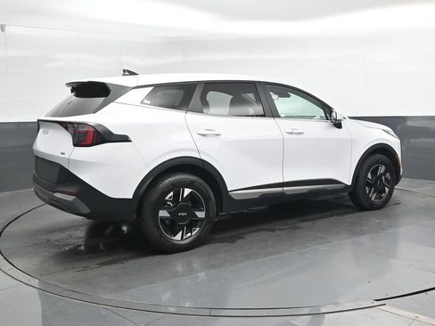Used 2026 Kia Sportage LX AWD/4WD image 3