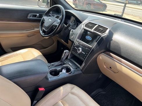 Used 2017 Ford Explorer Limited AWD/4WD image 12