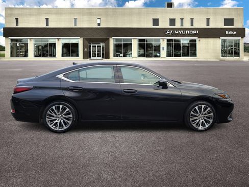 Used 2019 Lexus ES 350 Luxury image 2