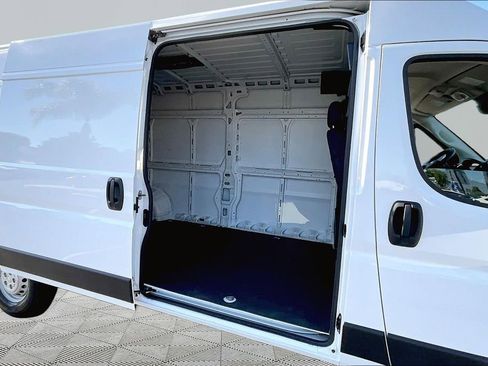 Used 2025 RAM ProMaster 2500 w/ Convenience Group FWD image 25