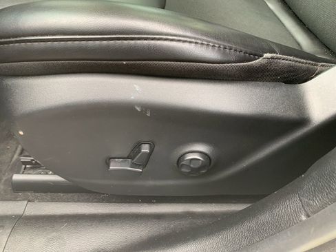 Used 2019 Jeep Cherokee Latitude Plus image 10