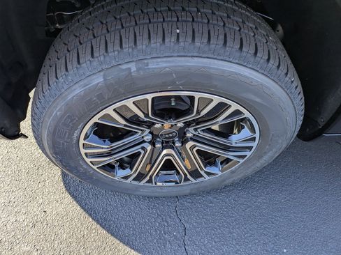 New 2026 Jeep Grand Wagoneer 2WD image 9