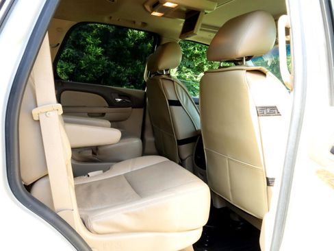 Used 2012 Chevrolet Tahoe LTZ image 19
