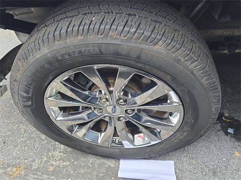 Used 2015 Ford F150 Lariat image 5