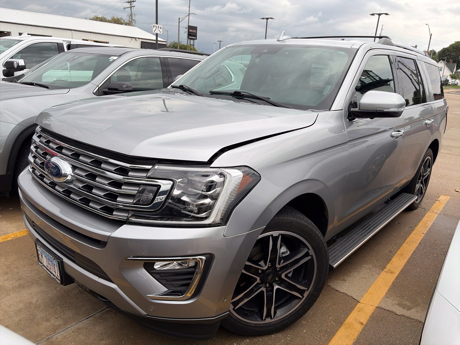 Used 2021 Ford Expedition Limited AWD/4WD image 1