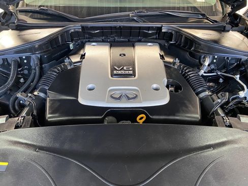 Used 2018 INFINITI Q70 Luxe w/ Cargo Package image 23