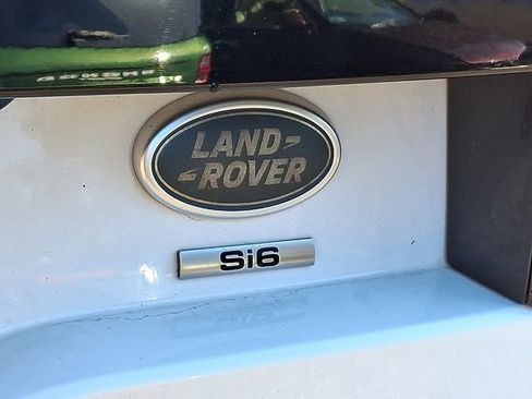Used 2018 Land Rover Discovery SE image 36
