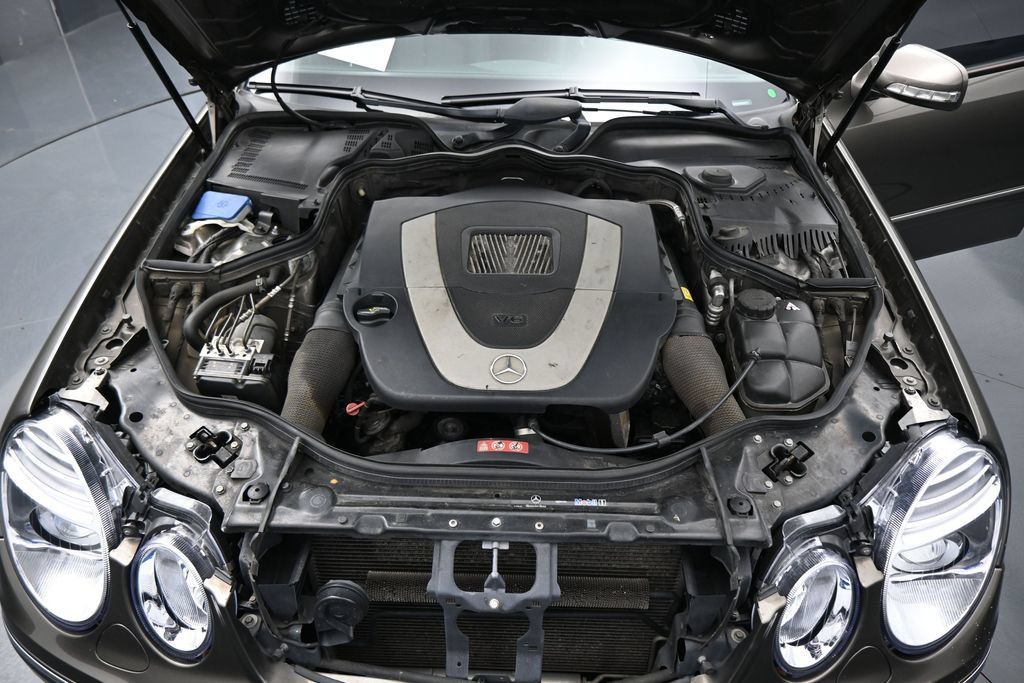 Used 2008 Mercedes-Benz E 350 4MATIC Sedan image 28