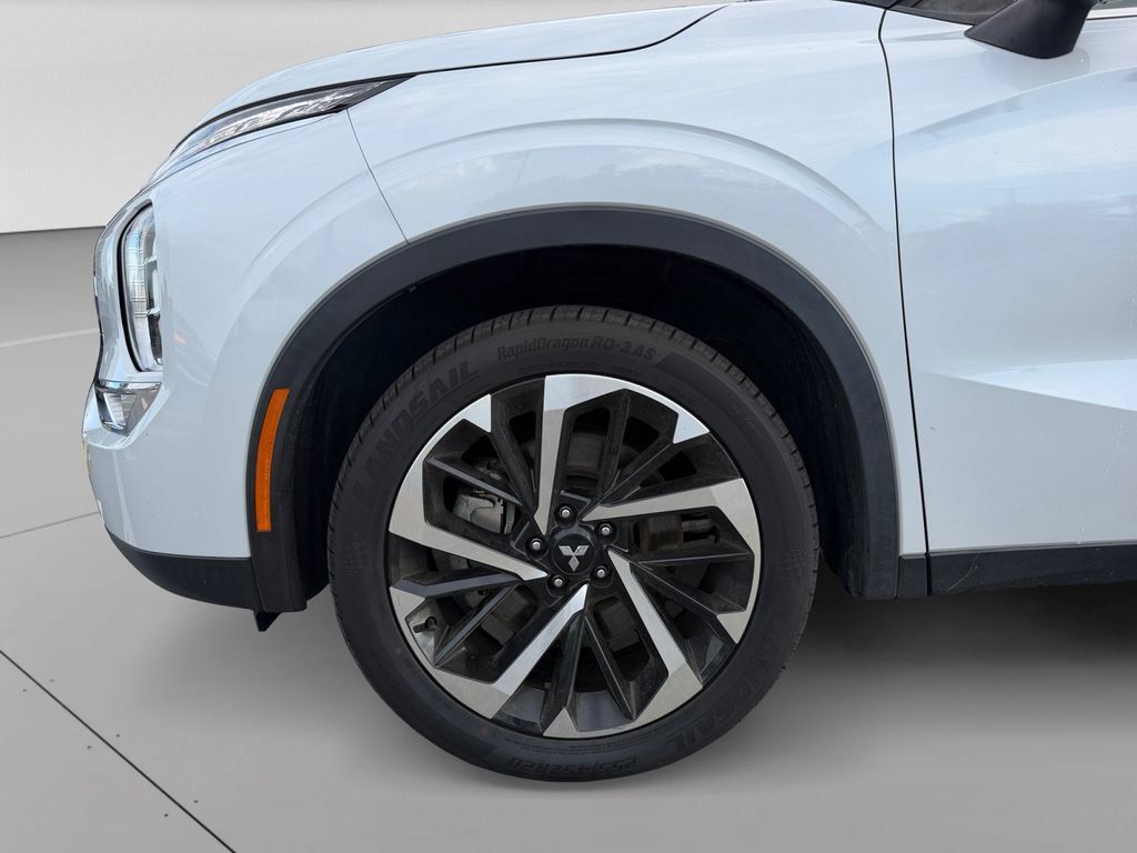 Used 2023 Mitsubishi Outlander SE FWD image 30