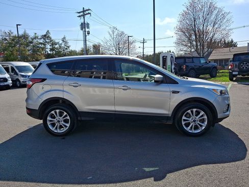 Certified 2017 Ford Escape SE w/ SE Cold Weather Package AWD/4WD image 4