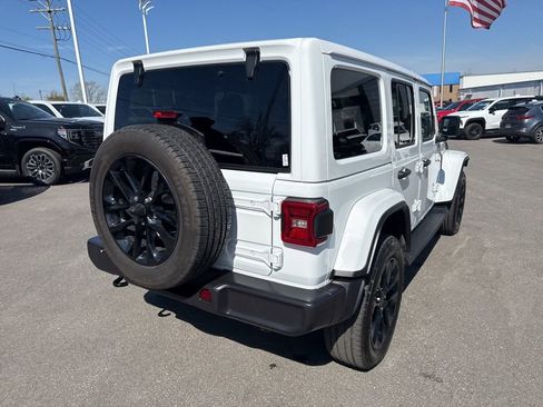 Used 2025 Jeep Wrangler Unlimited Sahara image 5