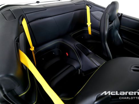 Used 2019 Ferrari Portofino RWD image 25