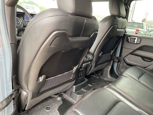 Used 2025 Jeep Wrangler Unlimited Rubicon AWD/4WD image 29