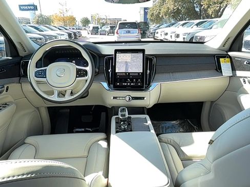 New 2026 Volvo XC90 B6 Ultra w/ Protection Package image 18