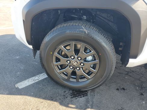 New 2026 Toyota 4Runner SR5 image 9