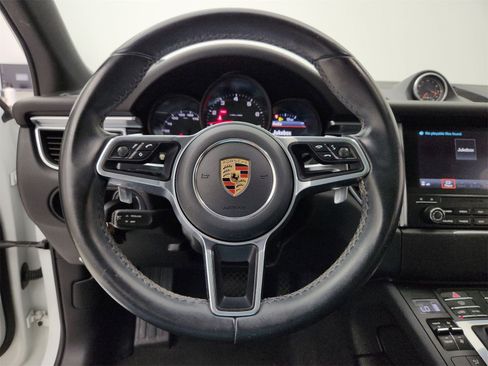 Used 2018 Porsche Macan image 4