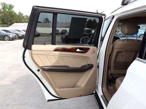 Used 2015 Mercedes-Benz GL 320 BlueTEC 4MATIC image 34