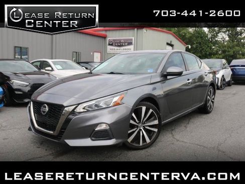 Used 2021 Nissan Altima 2.5 SR w/ SR Premium Package AWD/4WD image 1