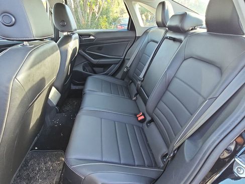 Used 2022 Volkswagen Jetta SE w/ Panoramic Sunroof Package image 14