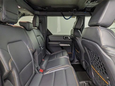Used 2022 Ford Bronco Badlands image 37