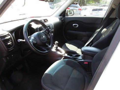 Used 2015 Kia Soul FWD image 14