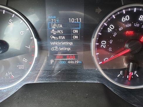 Used 2019 Toyota RAV4 LE image 18