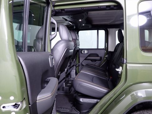 New 2024 Jeep Wrangler Unlimited Sahara w/ Technology Group image 27