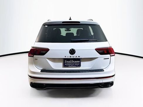Used 2023 Volkswagen Tiguan SE R-Line image 8