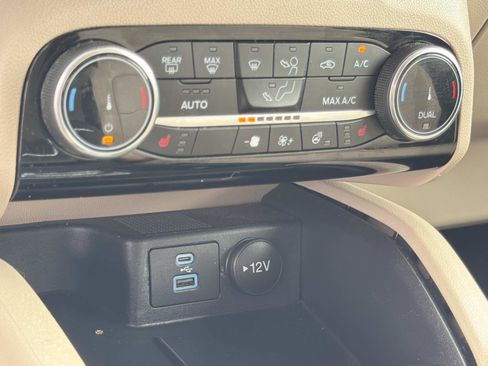 Certified 2022 Ford Escape SEL FWD image 22