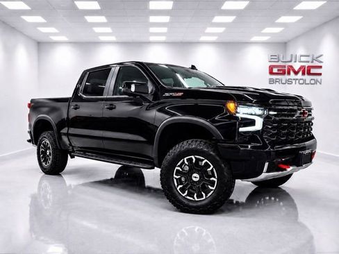 Used 2024 Chevrolet Silverado 1500 ZR2 w/ Technology Package AWD/4WD image 1