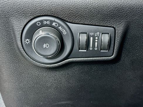 Used 2025 Jeep Compass Limited AWD/4WD image 10