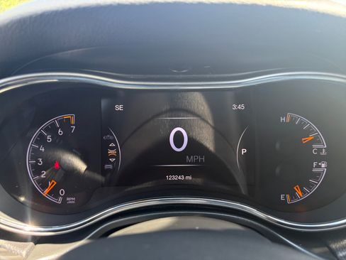 Used 2019 Jeep Grand Cherokee Altitude AWD/4WD image 21