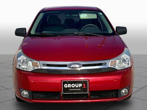 Used 2010 Ford Focus SE FWD image 3