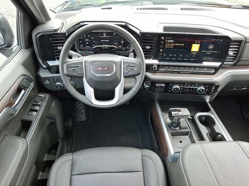 Used 2023 GMC Sierra 1500 SLT w/ SLT Premium Plus Package AWD/4WD image 11
