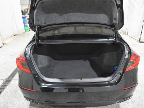 Used 2018 Honda Accord Sport image 24
