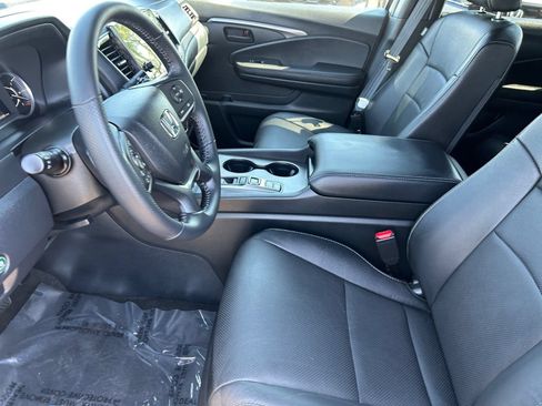 Used 2025 Honda Passport EX-L image 19