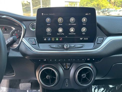 Used 2025 Chevrolet Blazer LT FWD image 17