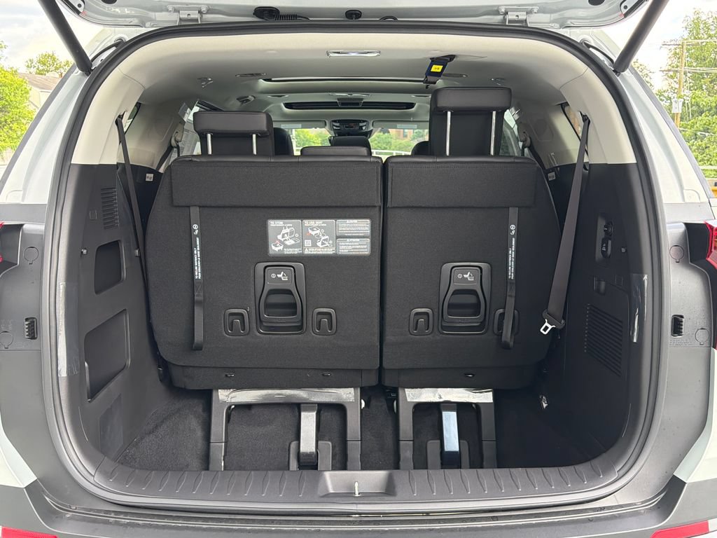 New 2027 Kia Carnival SX w/ Dark Edition Package FWD image 6