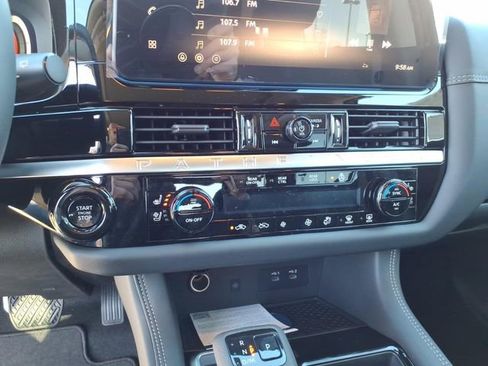 New 2026 Nissan Pathfinder Platinum AWD/4WD image 12