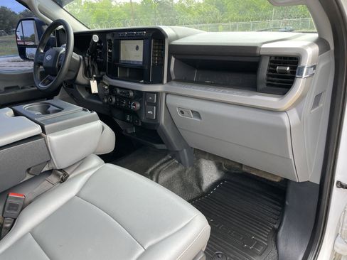 Used 2024 Ford F250 XL w/ 360-Degree Camera Package AWD/4WD image 45