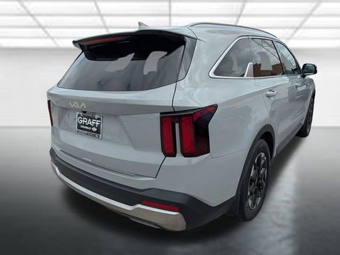 Used 2025 Kia Sorento S FWD image 28